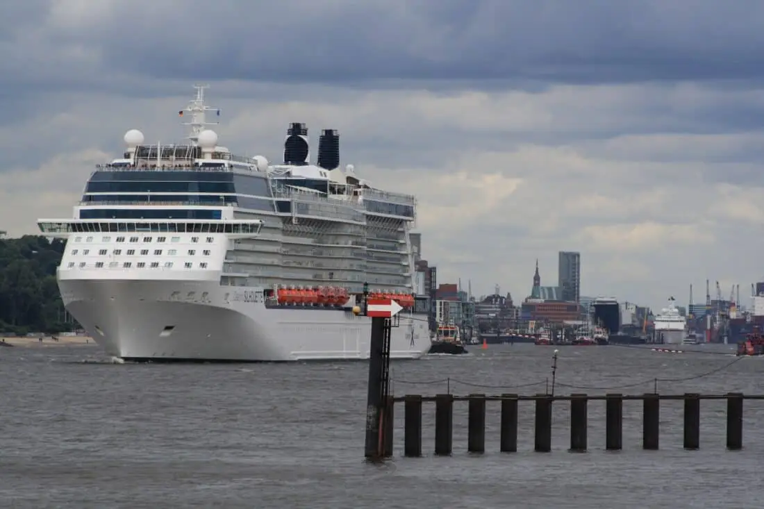 Celebrity Silhouette Hamburger Hafen