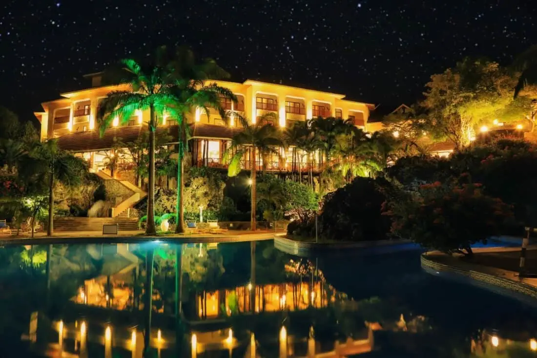 hotel diani pool2