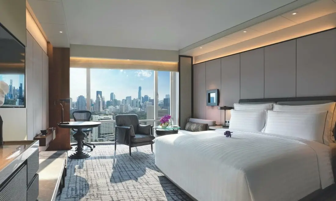 Conrad Bangkok premium room daylight