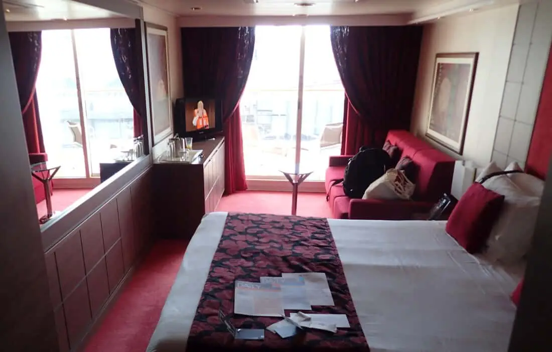 Minisuite (15004) auf der MSC Magnifica - Mehr Stauraum und eigene Badewanne