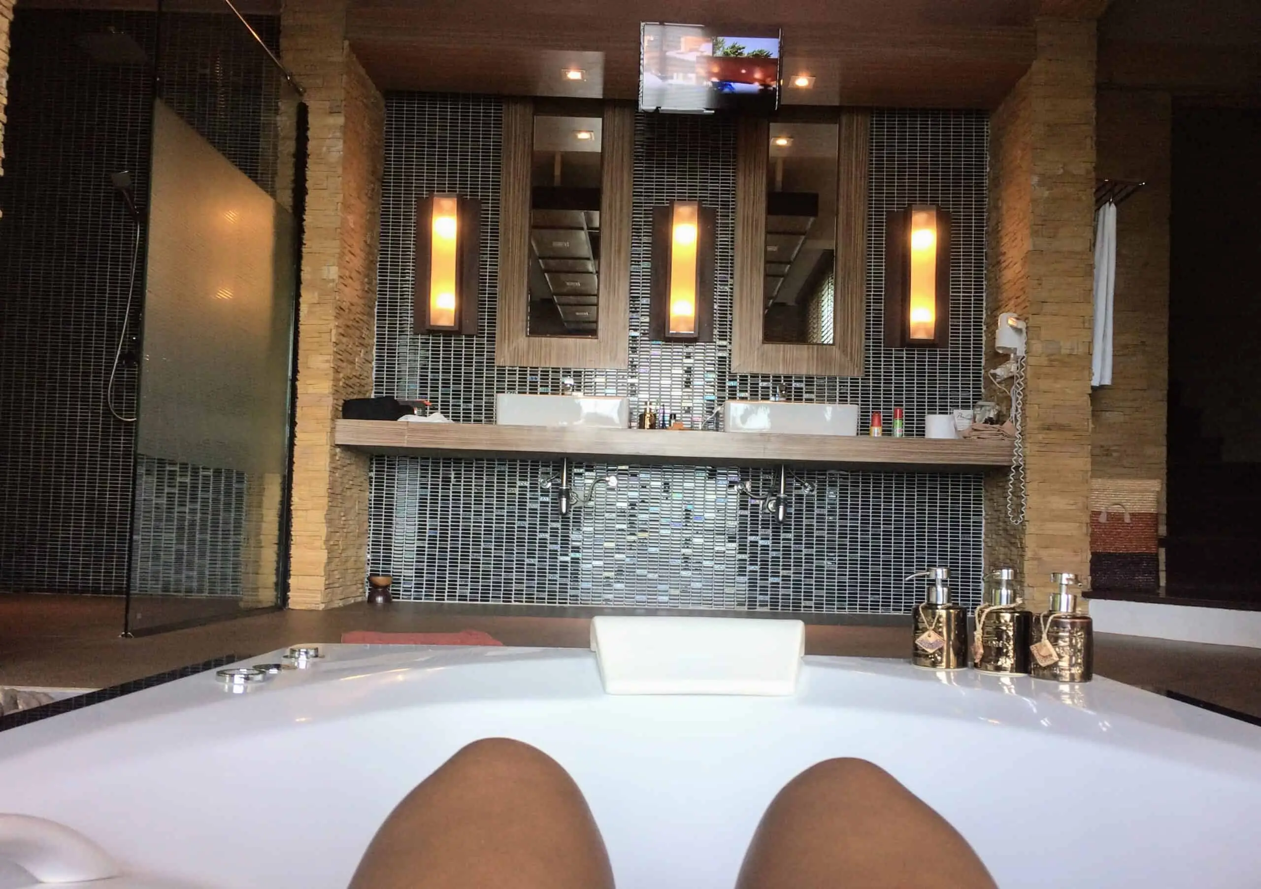 Panviman Resort Koh Phangan Jaccuzi Deluxe Zimmer Badezimmer