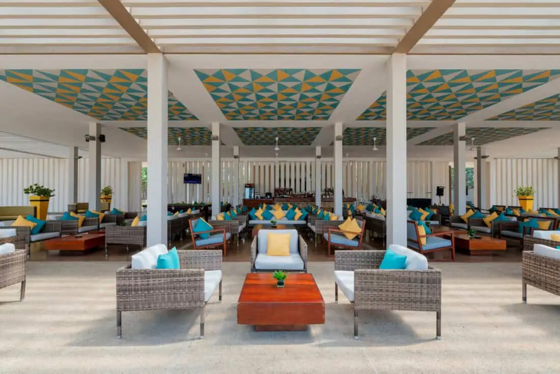 amari lounge