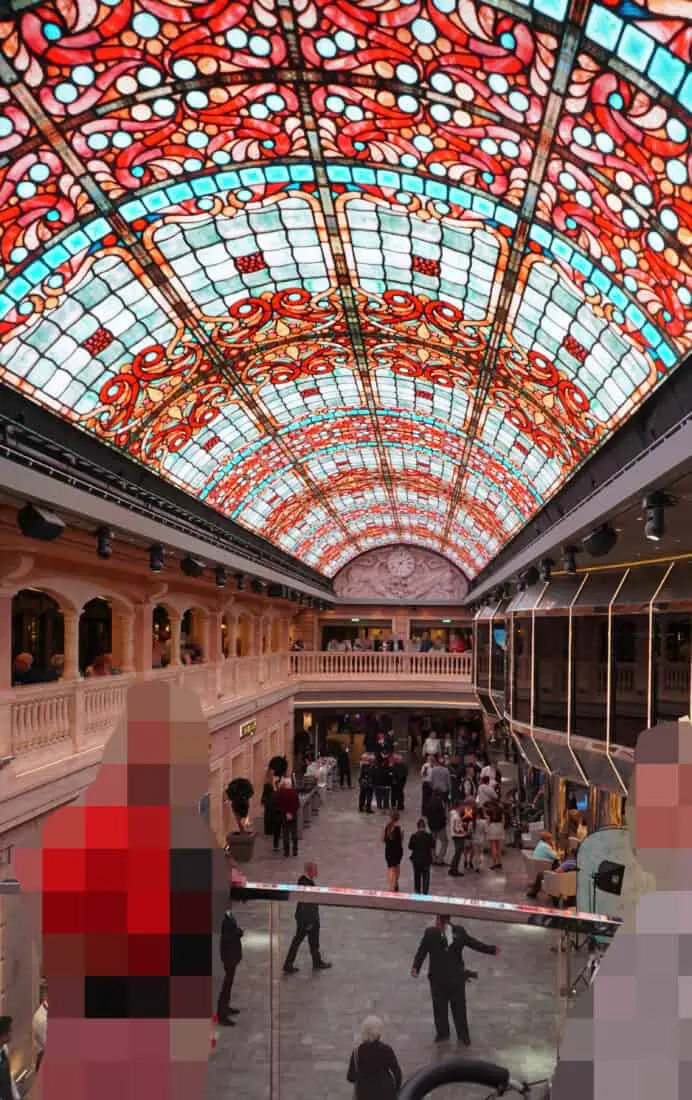 MSC Meraviglia Promenade gepixelt