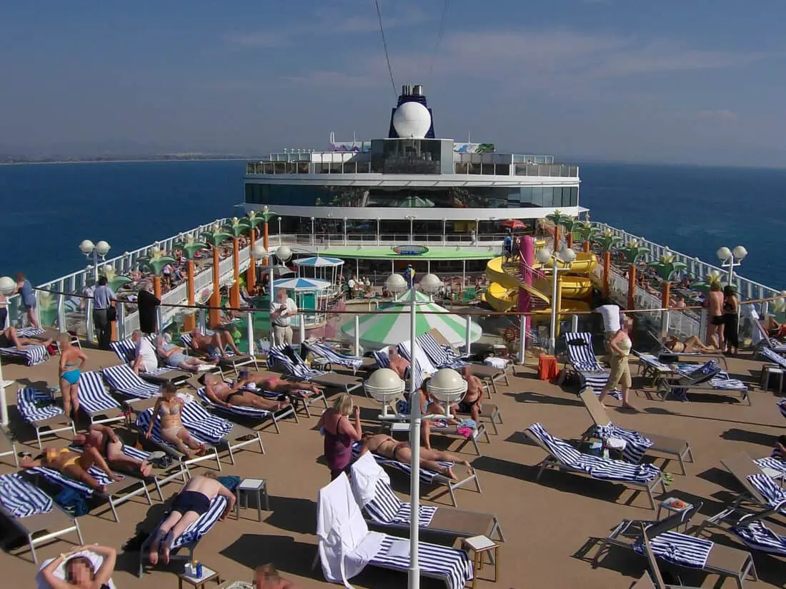 NCL Jade SonnenPooldeck