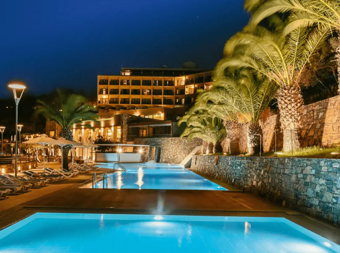 pool wyndham kreta