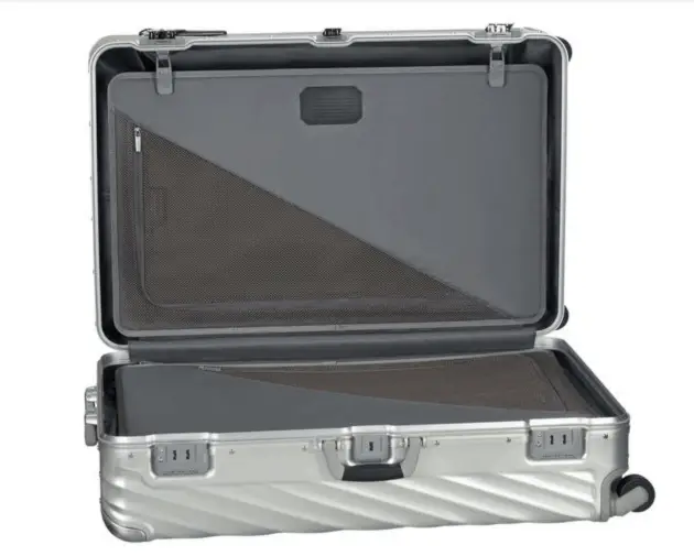 Tumi 19 Degree Aluminium Aussen
