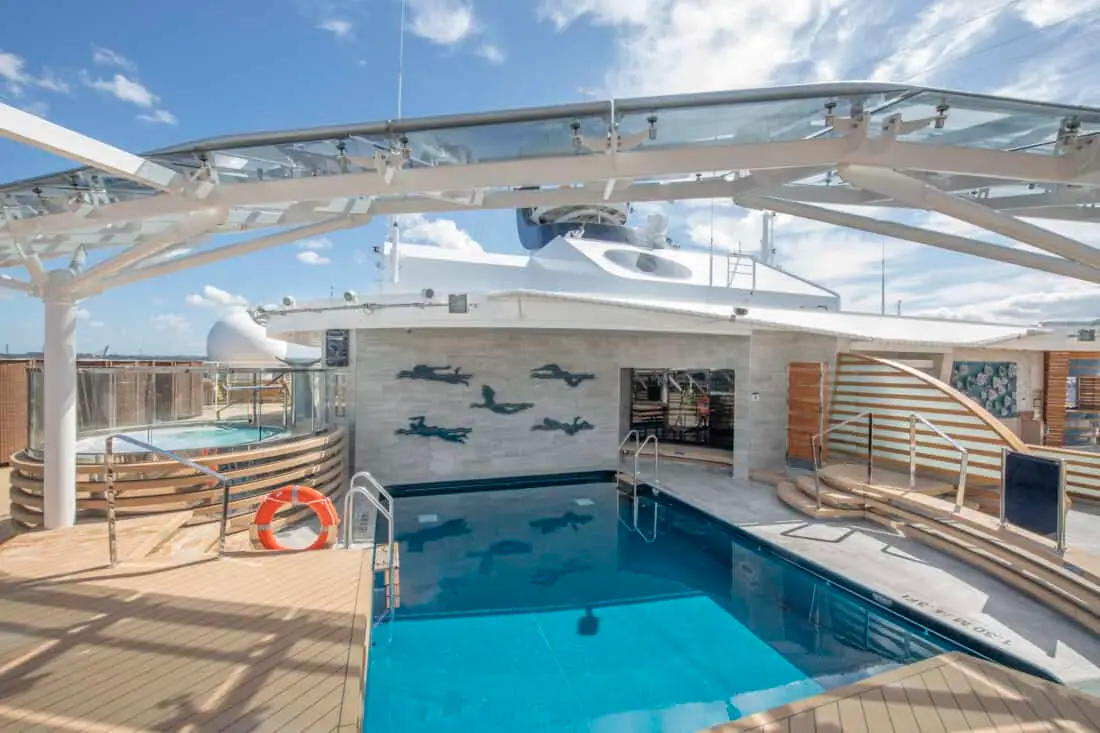 MSC Virtuosa - Yacht Club Pool