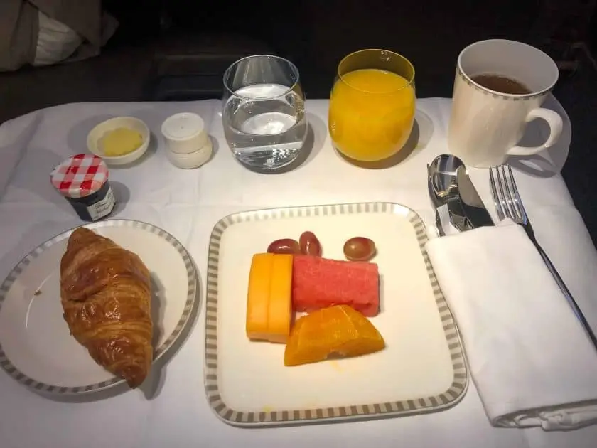 Singapore Airlines A350 Business Class Essen Rueckflug Fruehstueck