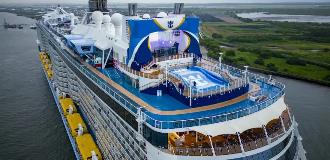 Quantum otS 1667304257 Nov 2022 Royal Caribbeans Quantum of the Seas sails into her new homeport in Brisbane