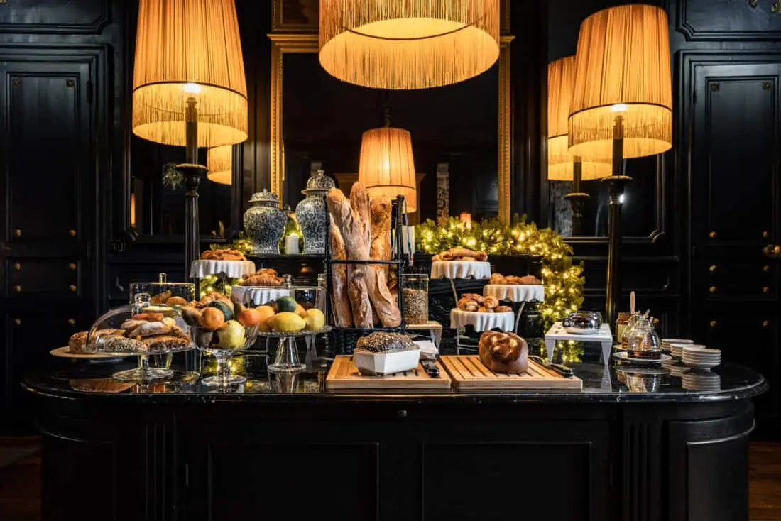 Chateau de Maubreuil buffet