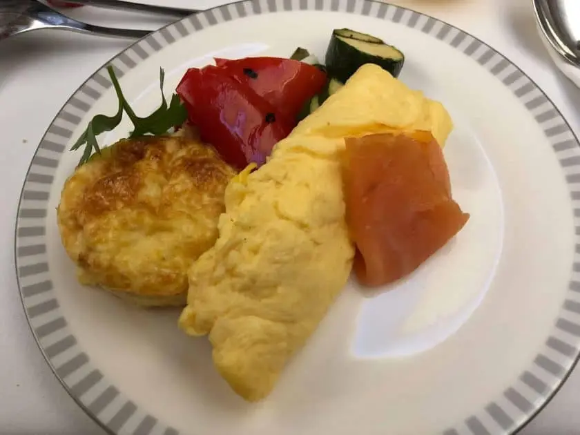 Singapore Airlines A350 Business Class Frühstück Rührei