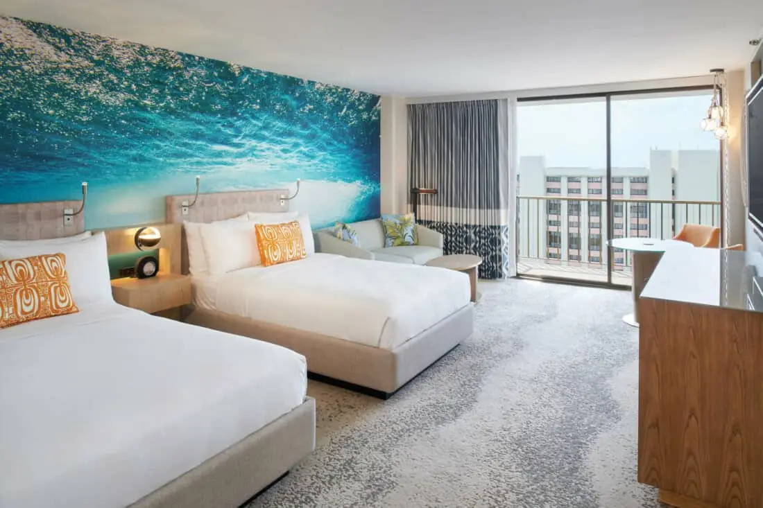 Outrigger Beachcomber Hotel - Junior Suite