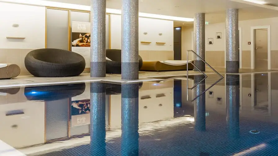 Hotel Vier Jahreszeiten - Pool