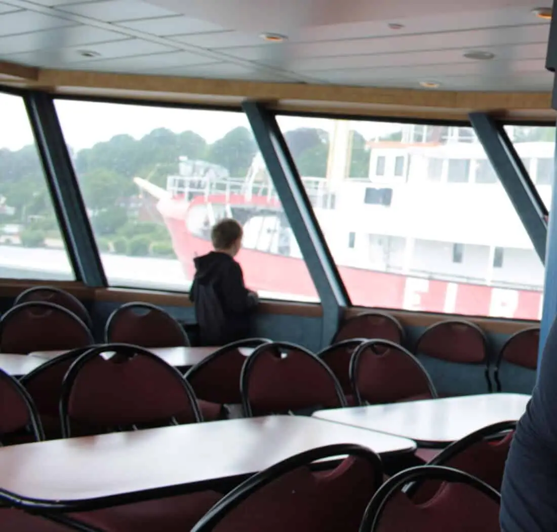 Linie62 Innen Ausblick auf die Elbe