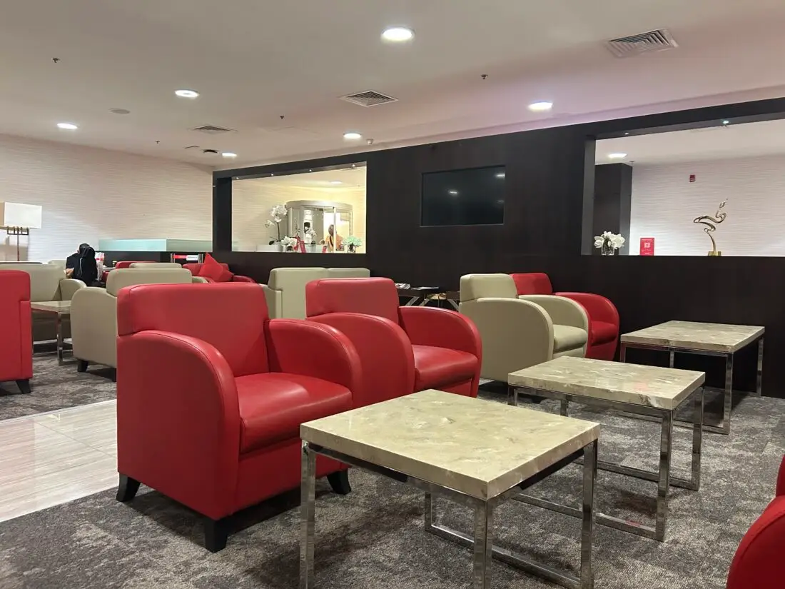 Merhaba Lounge Dubai DWC Sitze