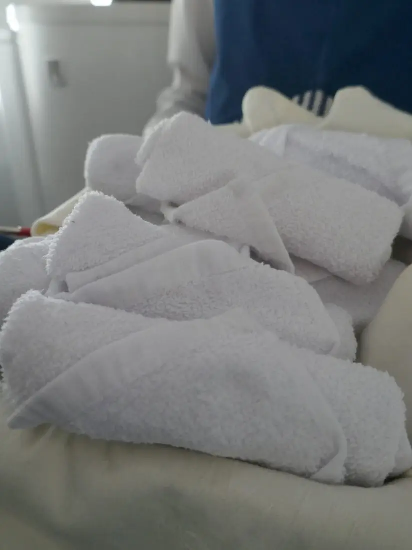 MIAT Business Class 18 Hot Towel