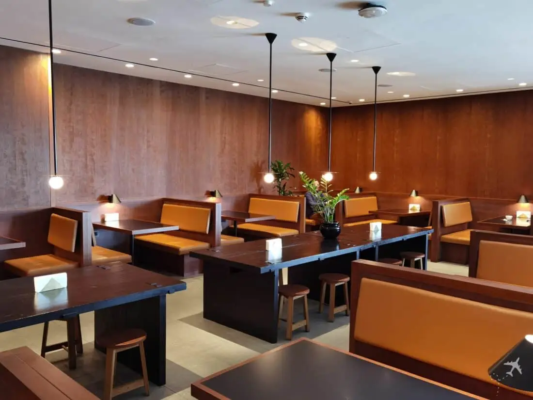 CX Biz Lounge LHR Sitze