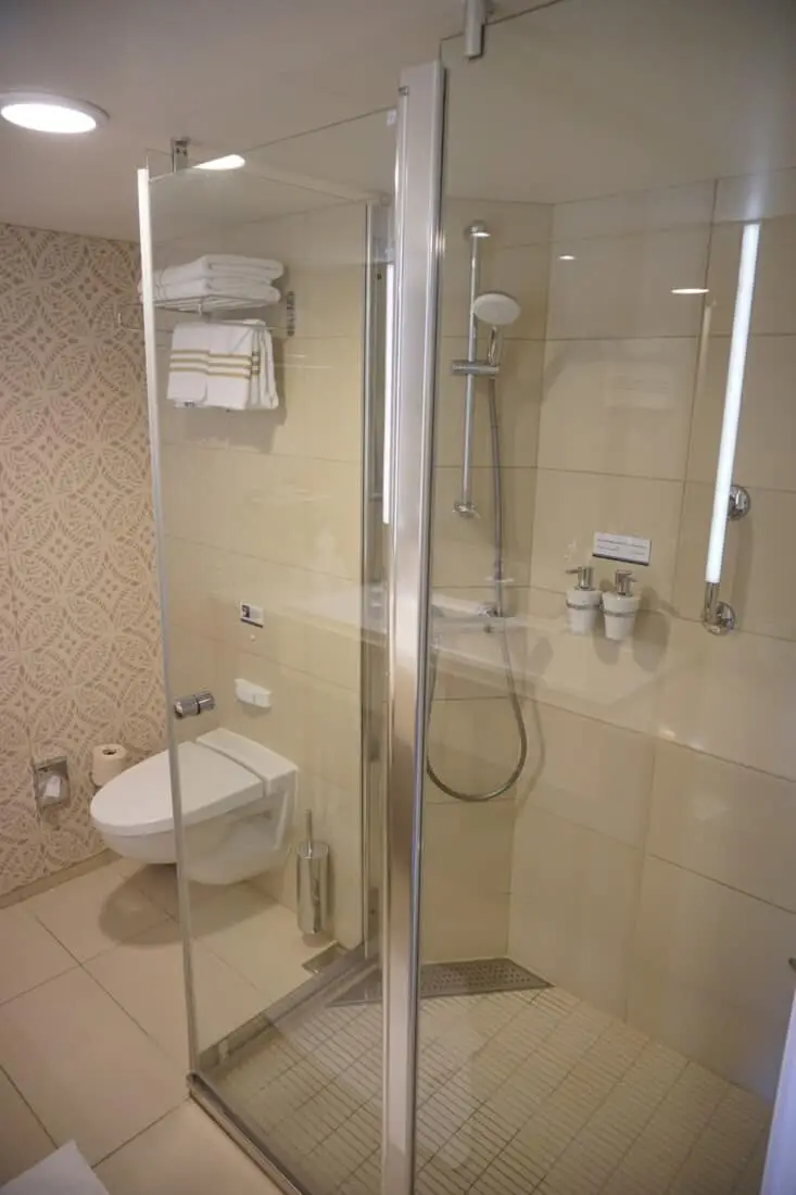 Junior Suite Mein Schiff 4 Badezimmerk
