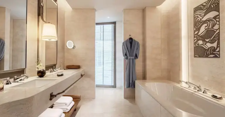 Waldorf Astoria Bangkok - Deluxe King Room (2)